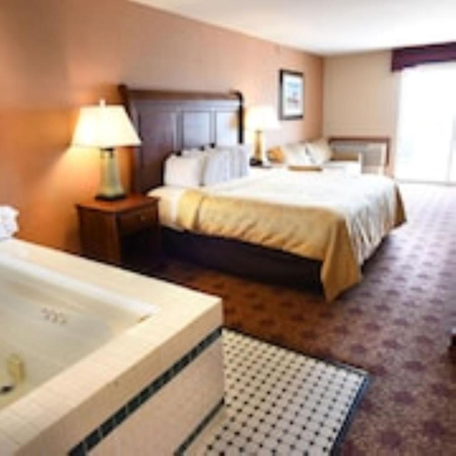 Hamilton Inn Select Beachfront Mackinaw City Zewnętrze zdjęcie